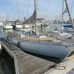 Divers voiliers de croisière Jeanneau for sale in La Rochelle