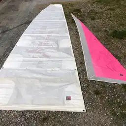 Jeu de Voile Hobie 16 17 ou SL 16 à vendre à Mauges-sur-Loire